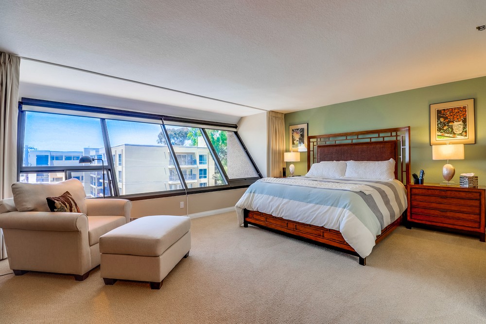 Virtual tour photo 34 of 55 for 230 W Laurel St #401