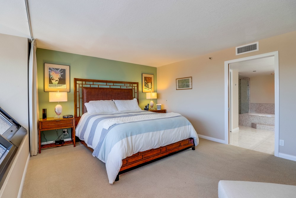 Virtual tour photo 36 of 55 for 230 W Laurel St #401