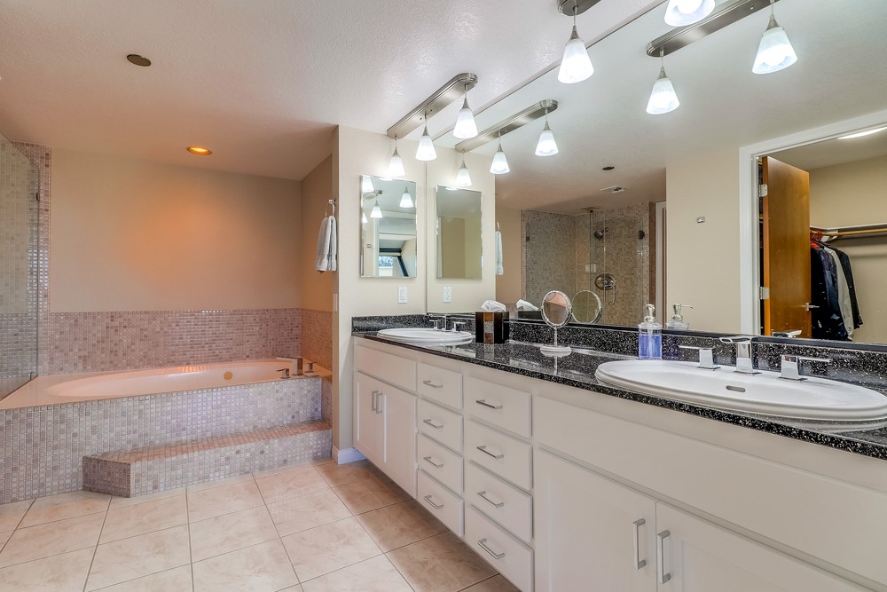 Virtual tour photo 38 of 55 for 230 W Laurel St #401