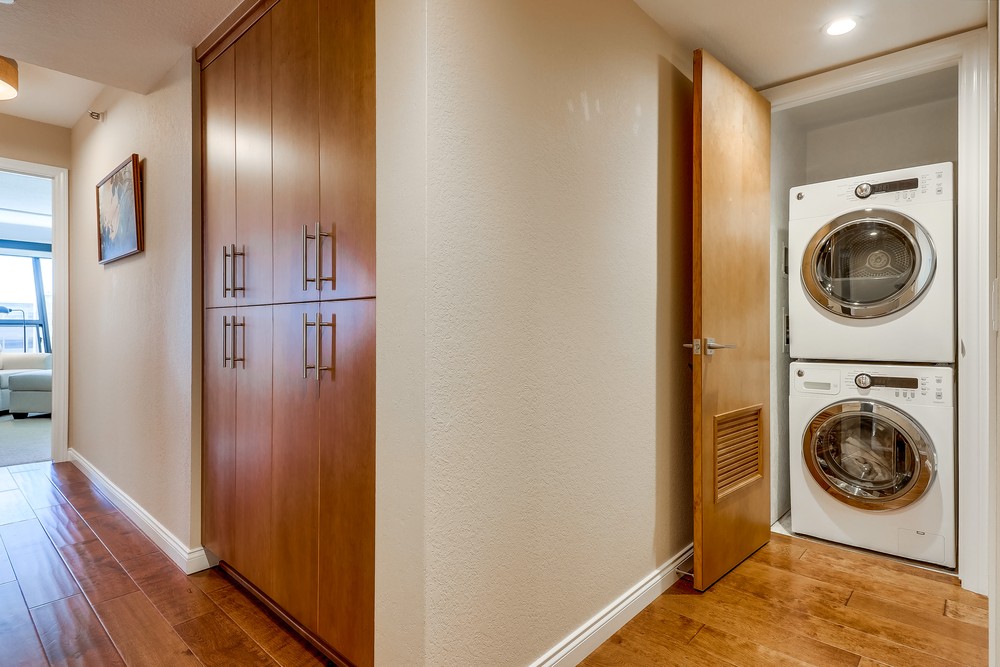 Virtual tour photo 52 of 55 for 230 W Laurel St #401
