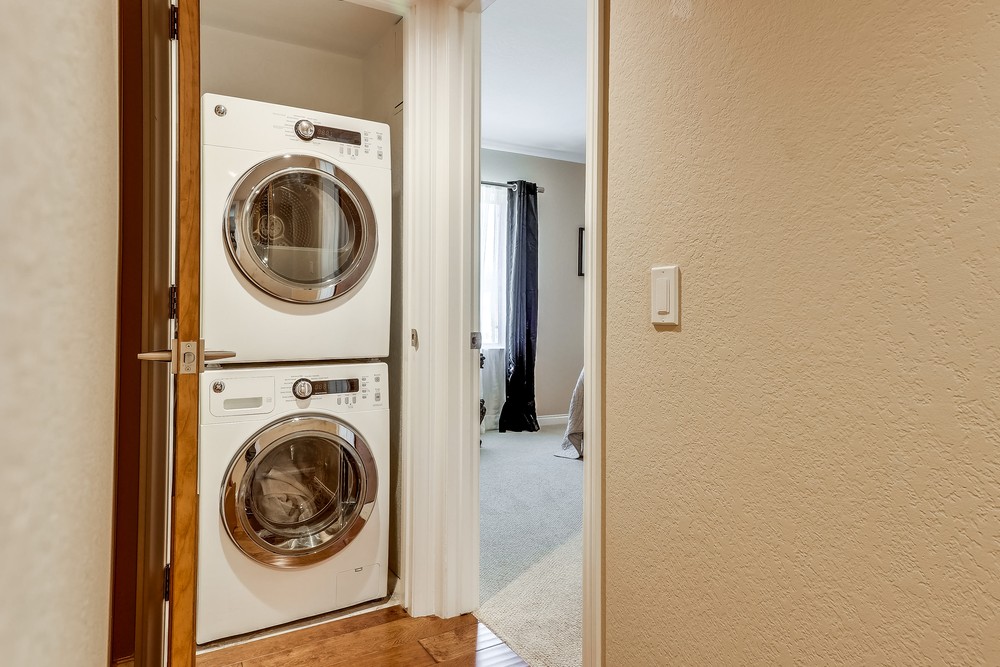 Virtual tour photo 53 of 55 for 230 W Laurel St #401
