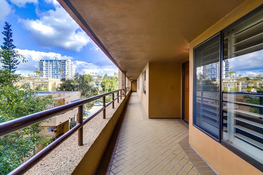 Virtual tour photo 12 of 73 for 230 W Laurel St