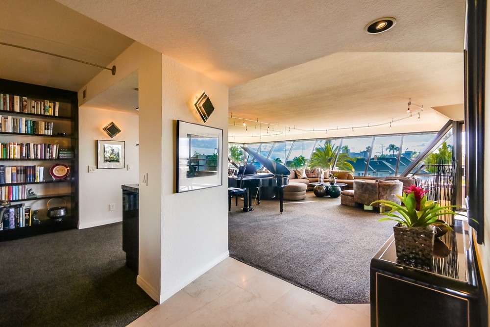 Virtual tour photo 14 of 73 for 230 W Laurel St