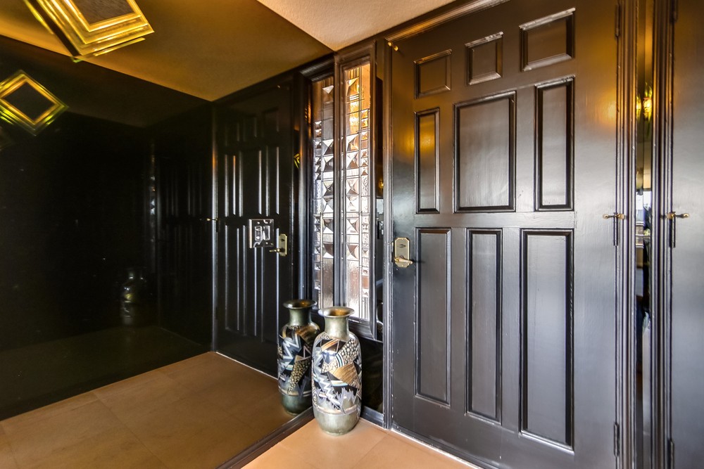 Virtual tour photo 15 of 73 for 230 W Laurel St