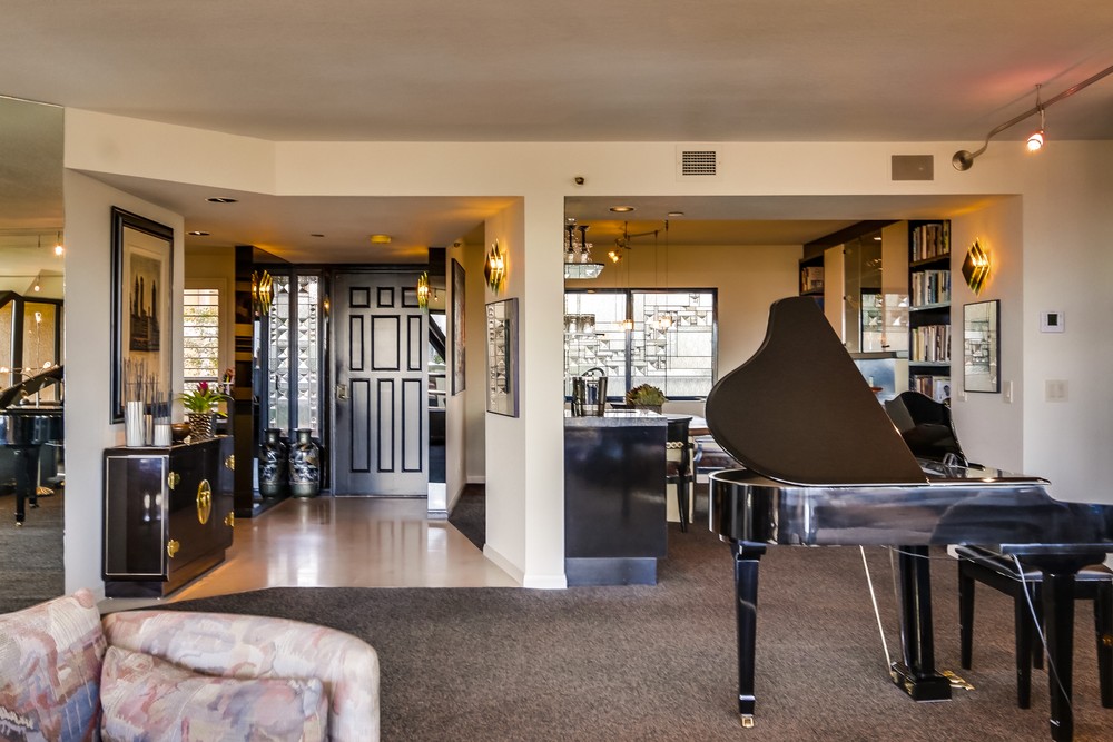 Virtual tour photo 26 of 73 for 230 W Laurel St