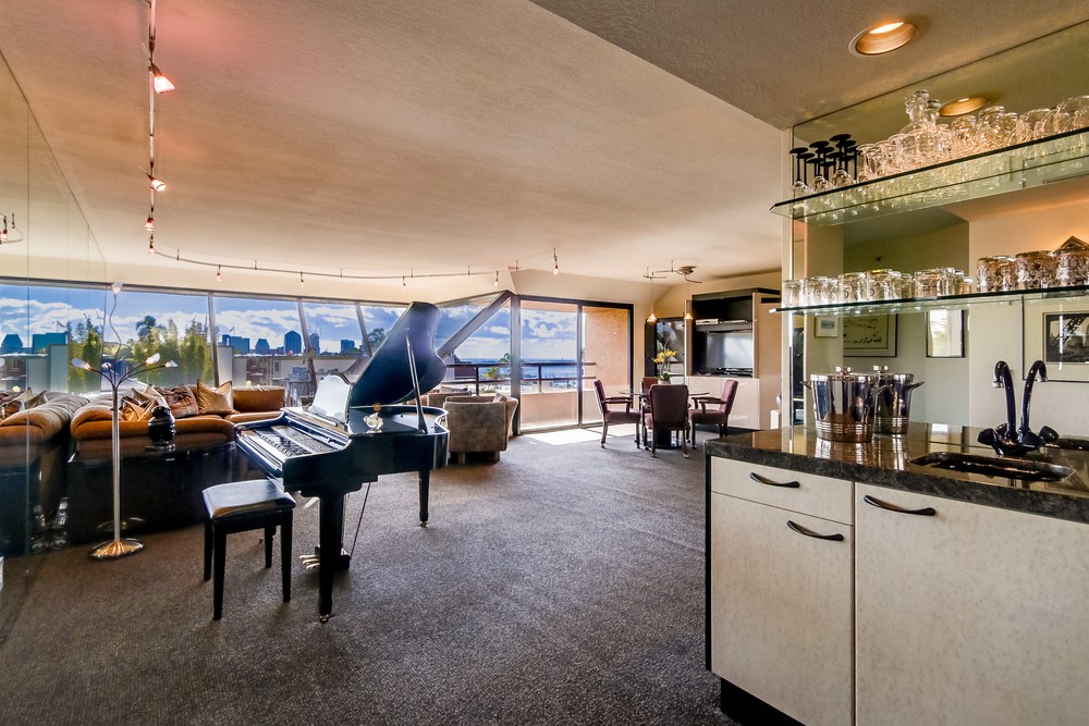 Virtual tour photo 27 of 73 for 230 W Laurel St