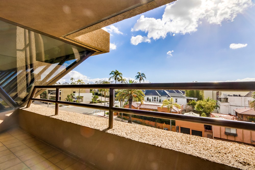 Virtual tour photo 41 of 73 for 230 W Laurel St