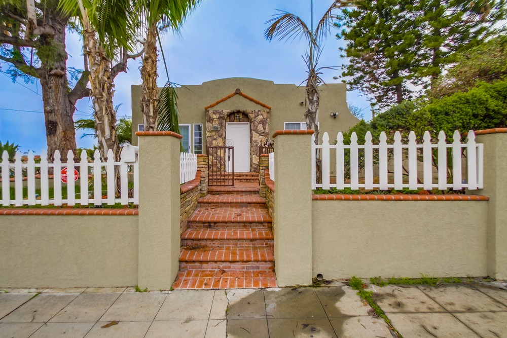 Virtual tour photo 1 of 35 for 2306 32nd St