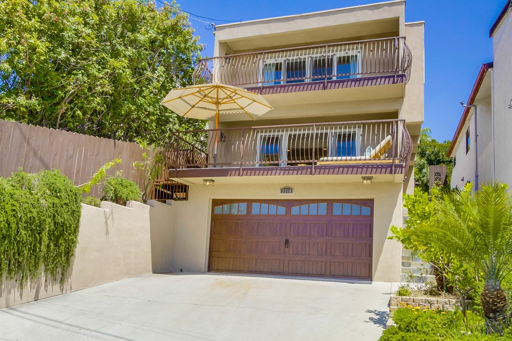 Virtual tour photo 1 of 49 for 2314 Geranium St