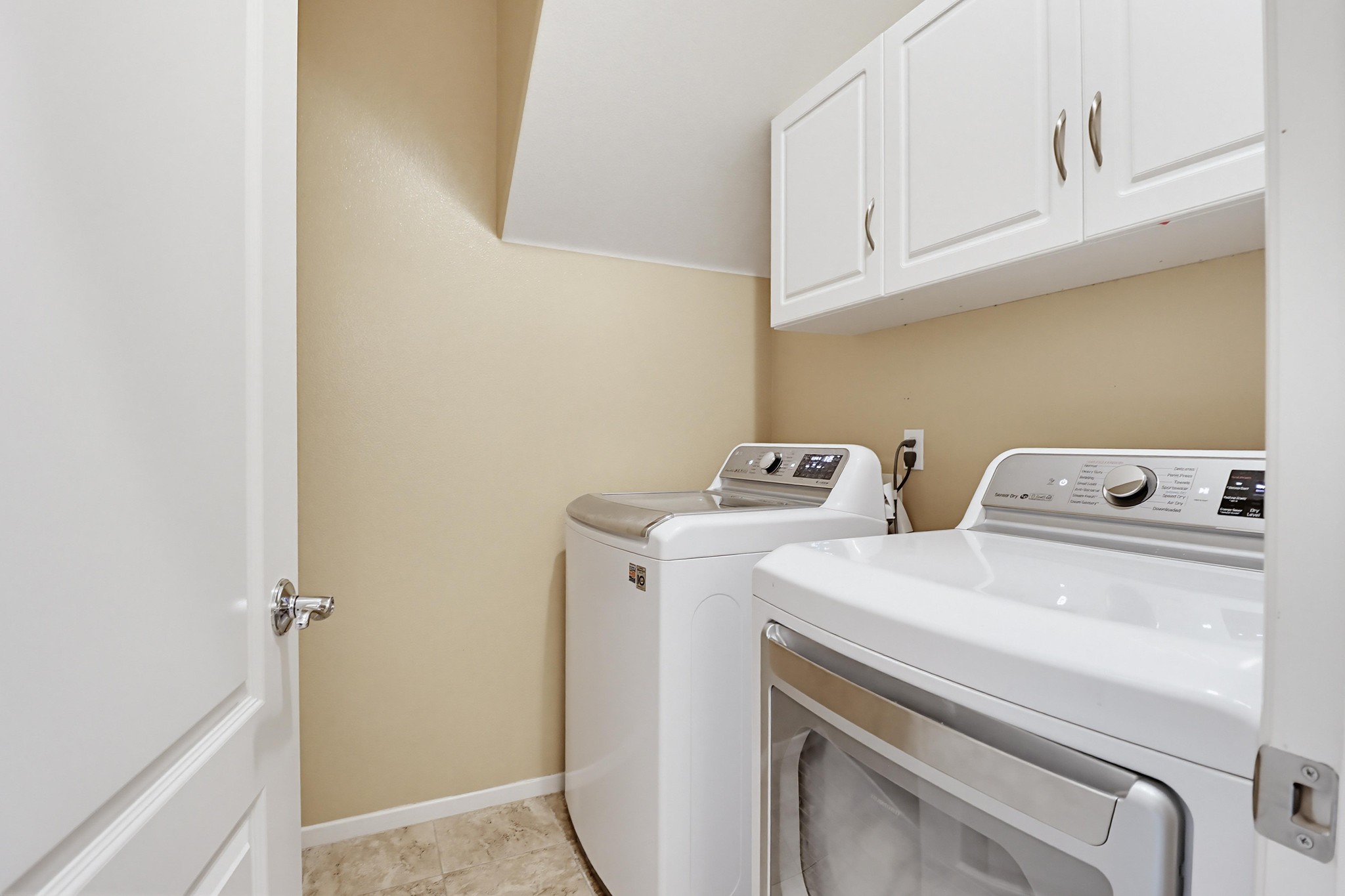 Virtual tour photo 19 of 50 for 2318 Gardenia Way