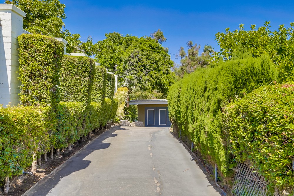 Virtual tour photo 1 of 66 for 2324 Locust Street