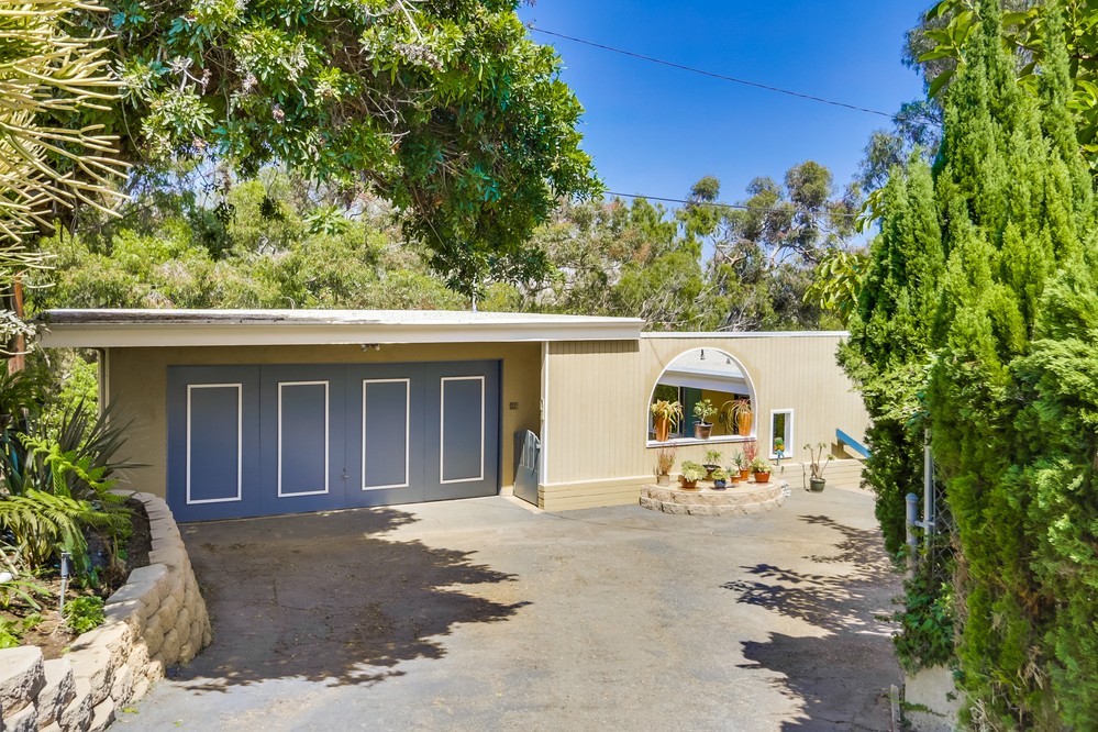 Virtual tour photo 3 of 66 for 2324 Locust Street