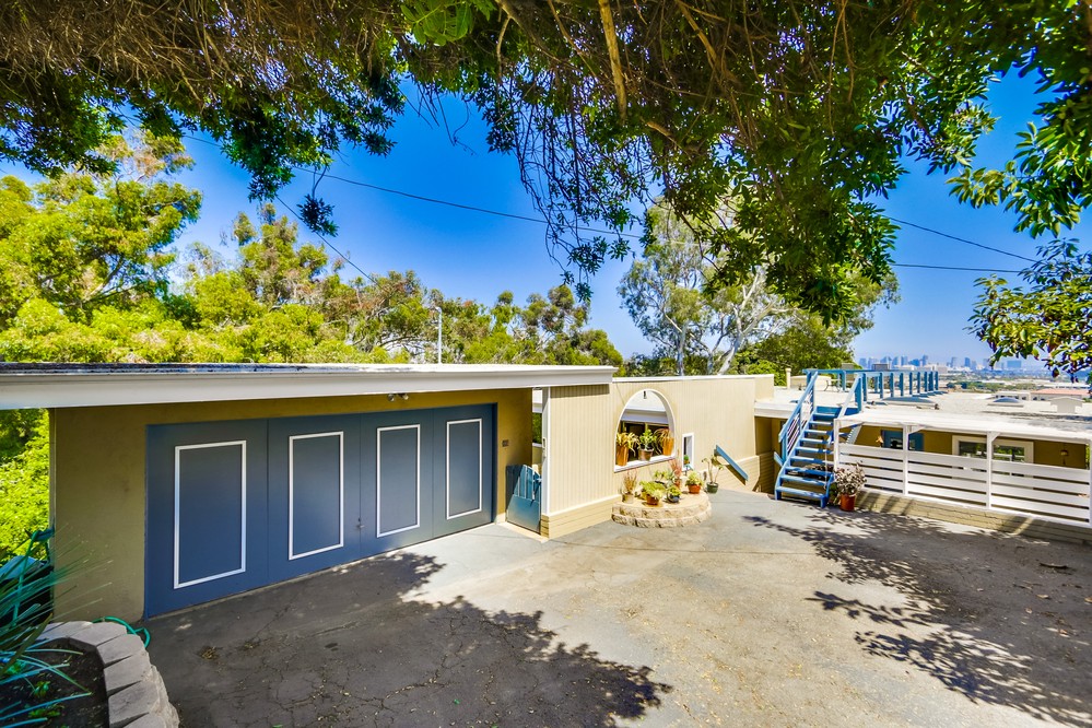Virtual tour photo 4 of 66 for 2324 Locust Street