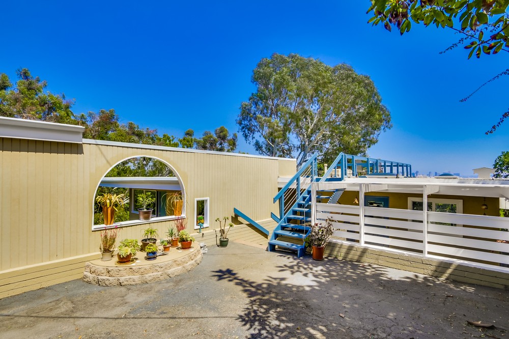 Virtual tour photo 5 of 66 for 2324 Locust Street