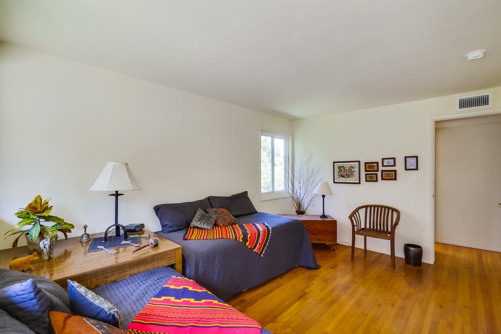 Virtual tour photo 36 of 66 for 2324 Locust Street