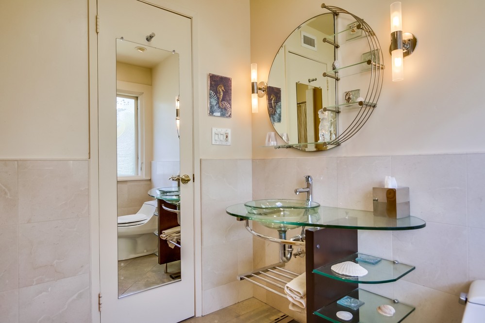 Virtual tour photo 41 of 66 for 2324 Locust Street