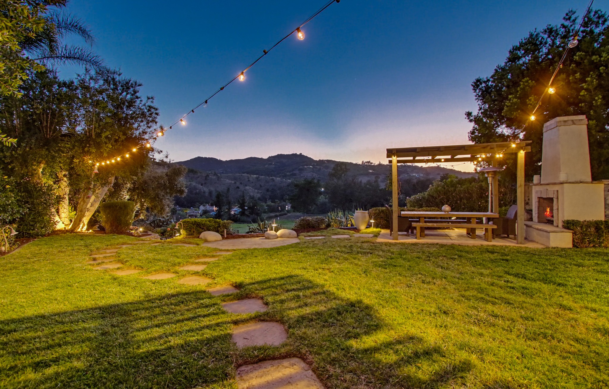 Virtual tour photo 11 of 142 for 2327 Orchard View Ln