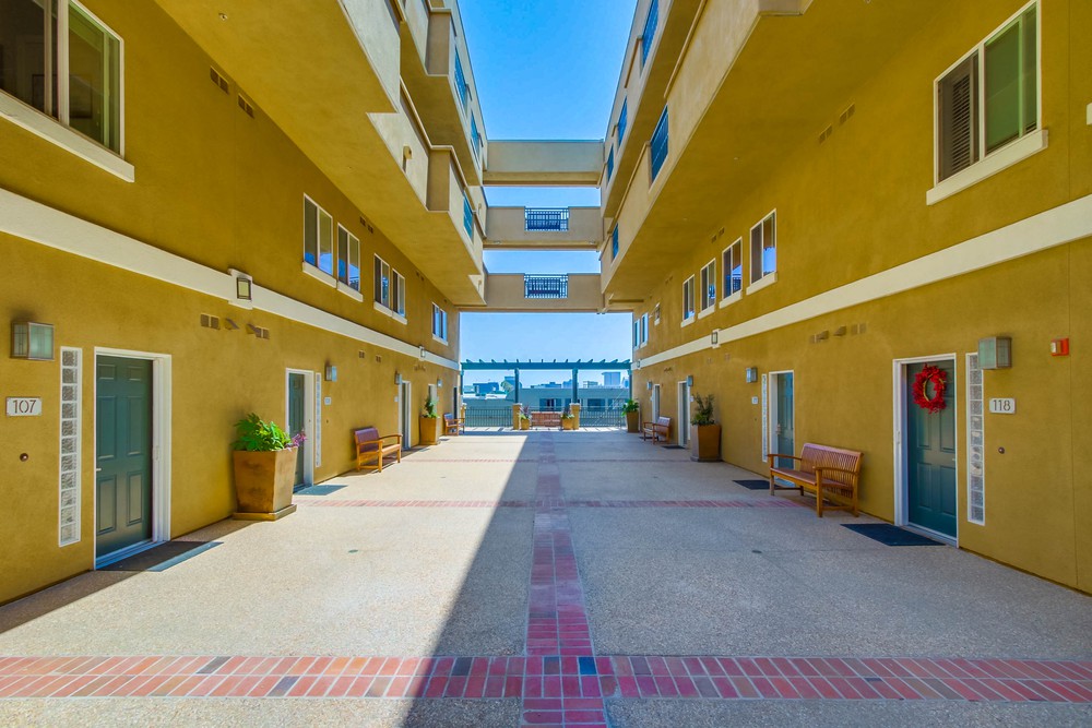 Virtual tour photo 6 of 42 for 2330 1st Ave