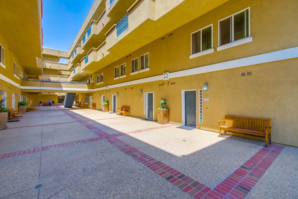 Virtual tour photo 9 of 42 for 2330 1st Ave