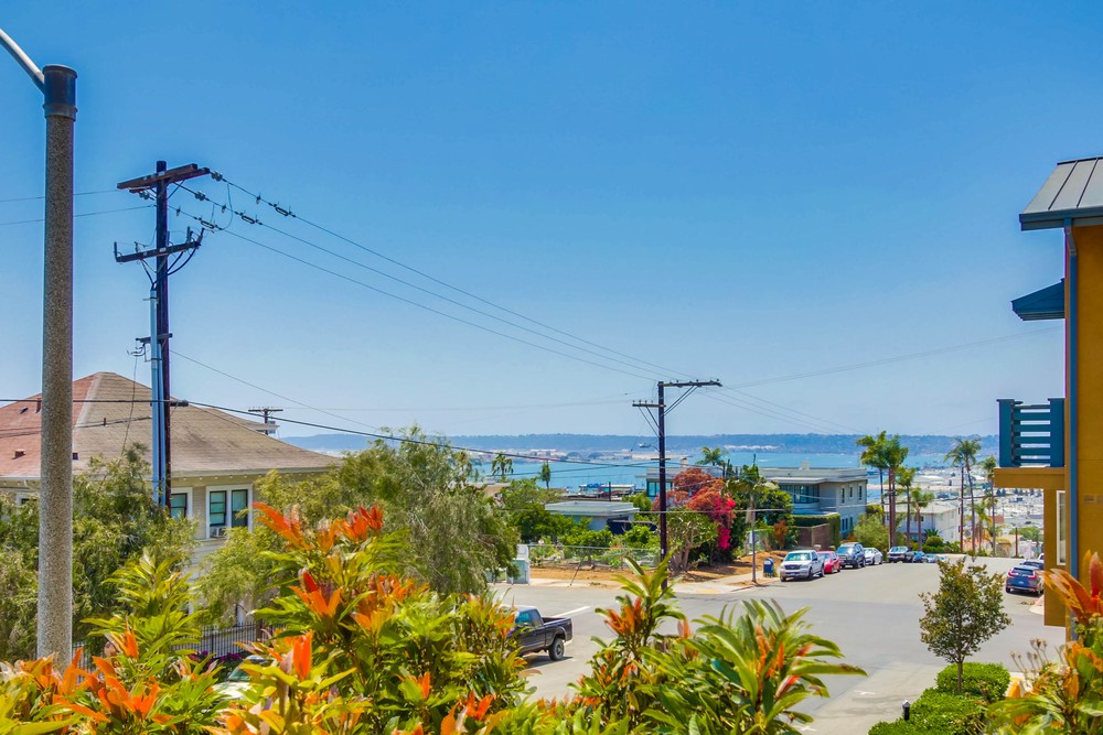 Virtual tour photo 11 of 42 for 2330 1st Ave