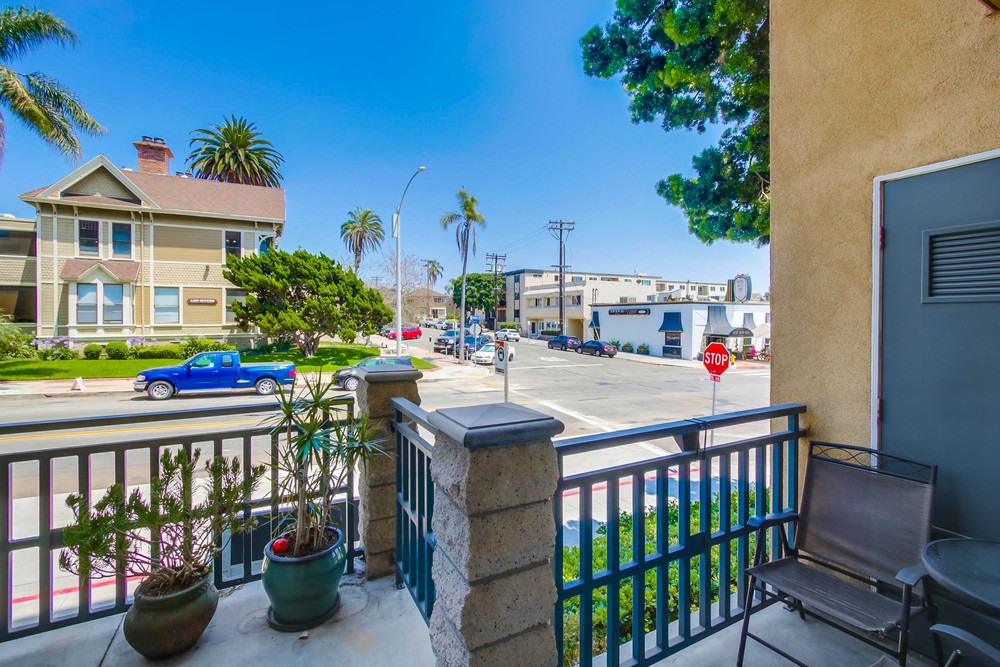Virtual tour photo 15 of 42 for 2330 1st Ave