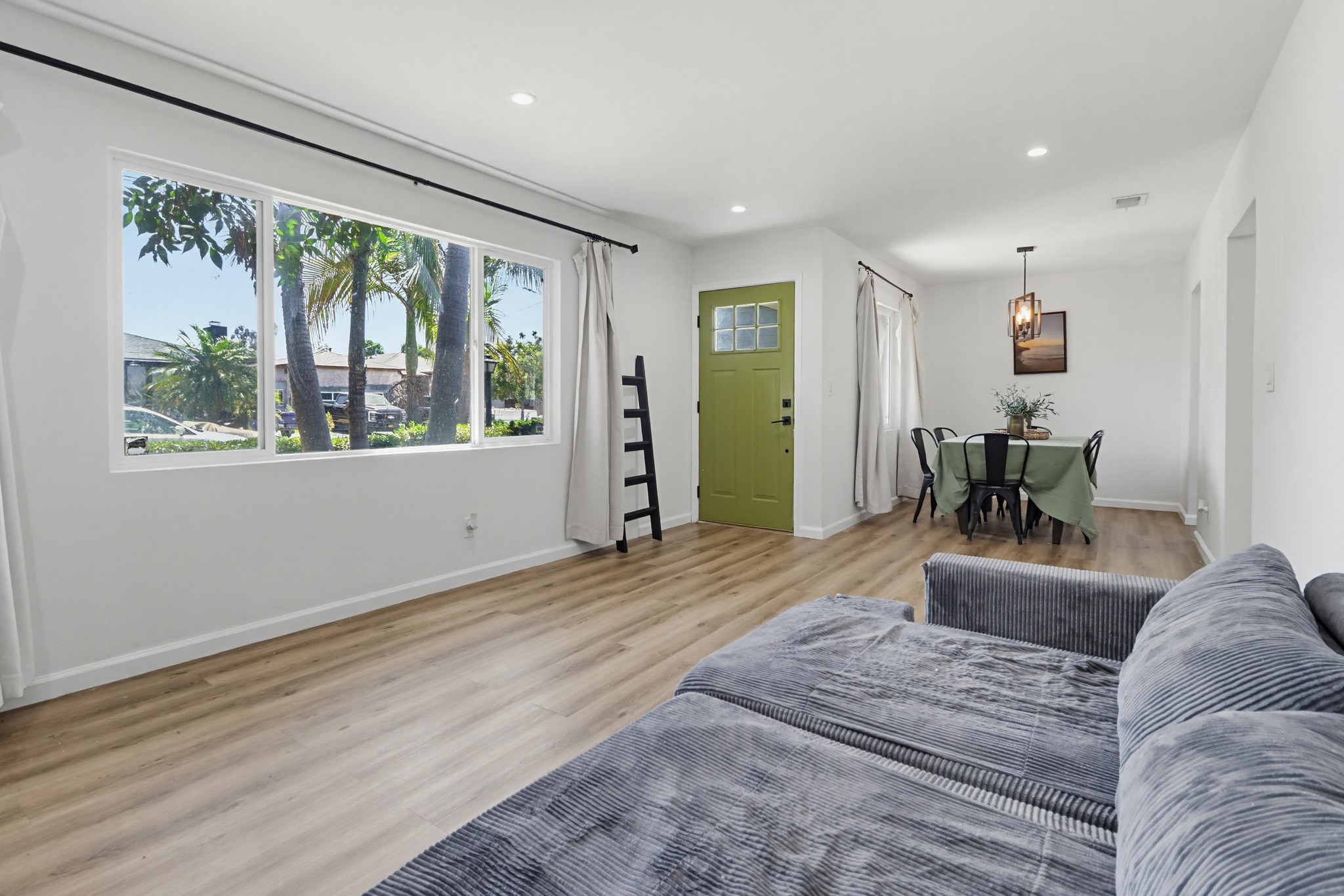 Virtual tour photo 12 of 86 for 2330 Di Foss St