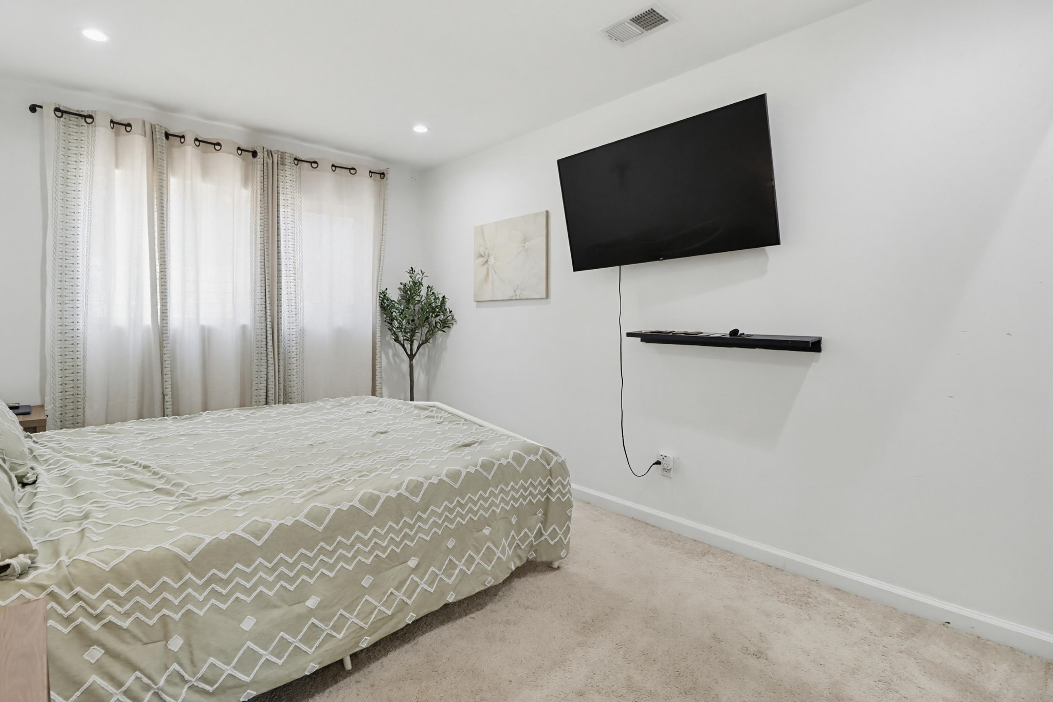 Virtual tour photo 19 of 86 for 2330 Di Foss St