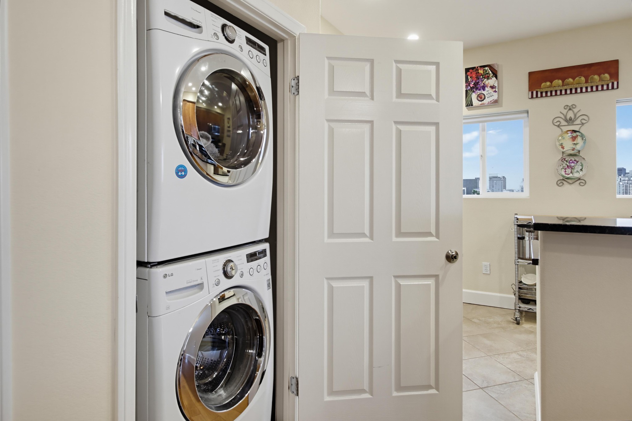 Virtual tour photo 18 of 80 for 2330 First Ave. Unit 412
