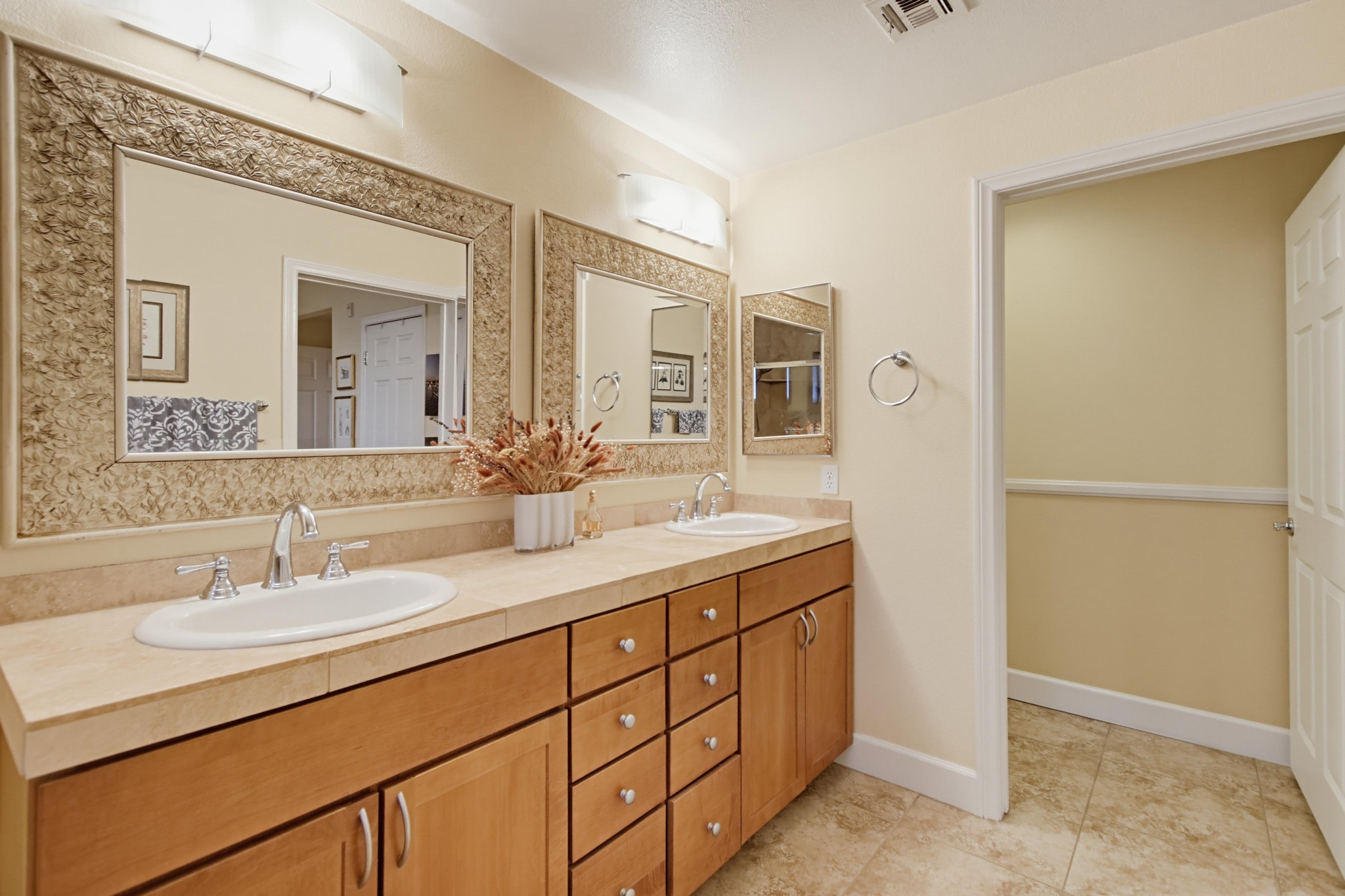 Virtual tour photo 28 of 80 for 2330 First Ave. Unit 412
