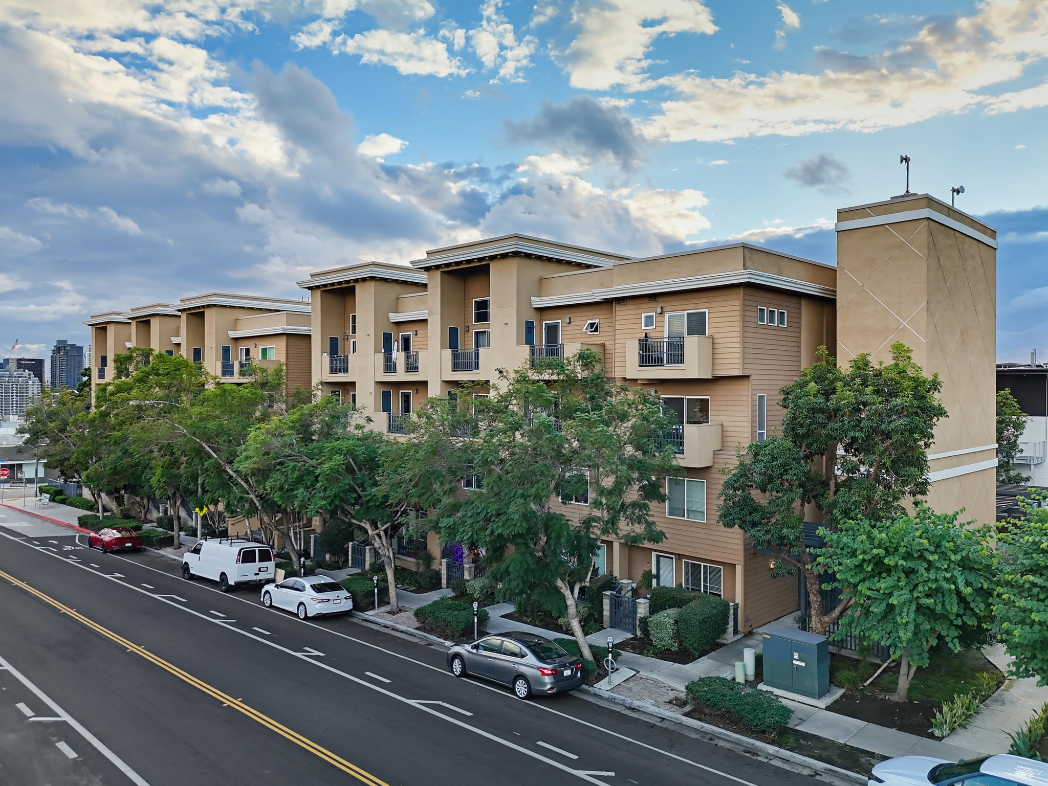 Virtual tour photo 79 of 80 for 2330 First Ave. Unit 412