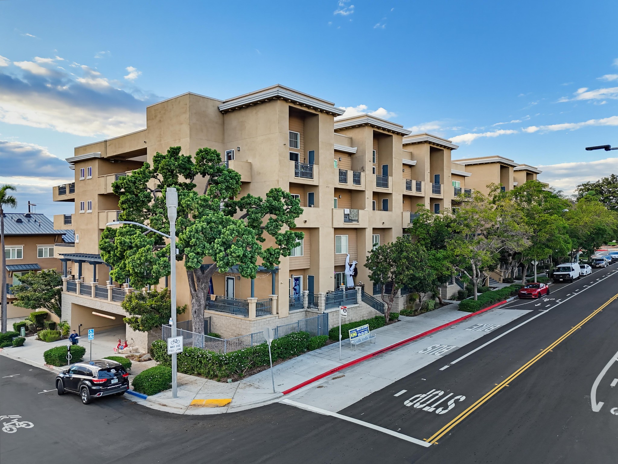 Virtual tour photo 81 of 80 for 2330 First Ave. Unit 412