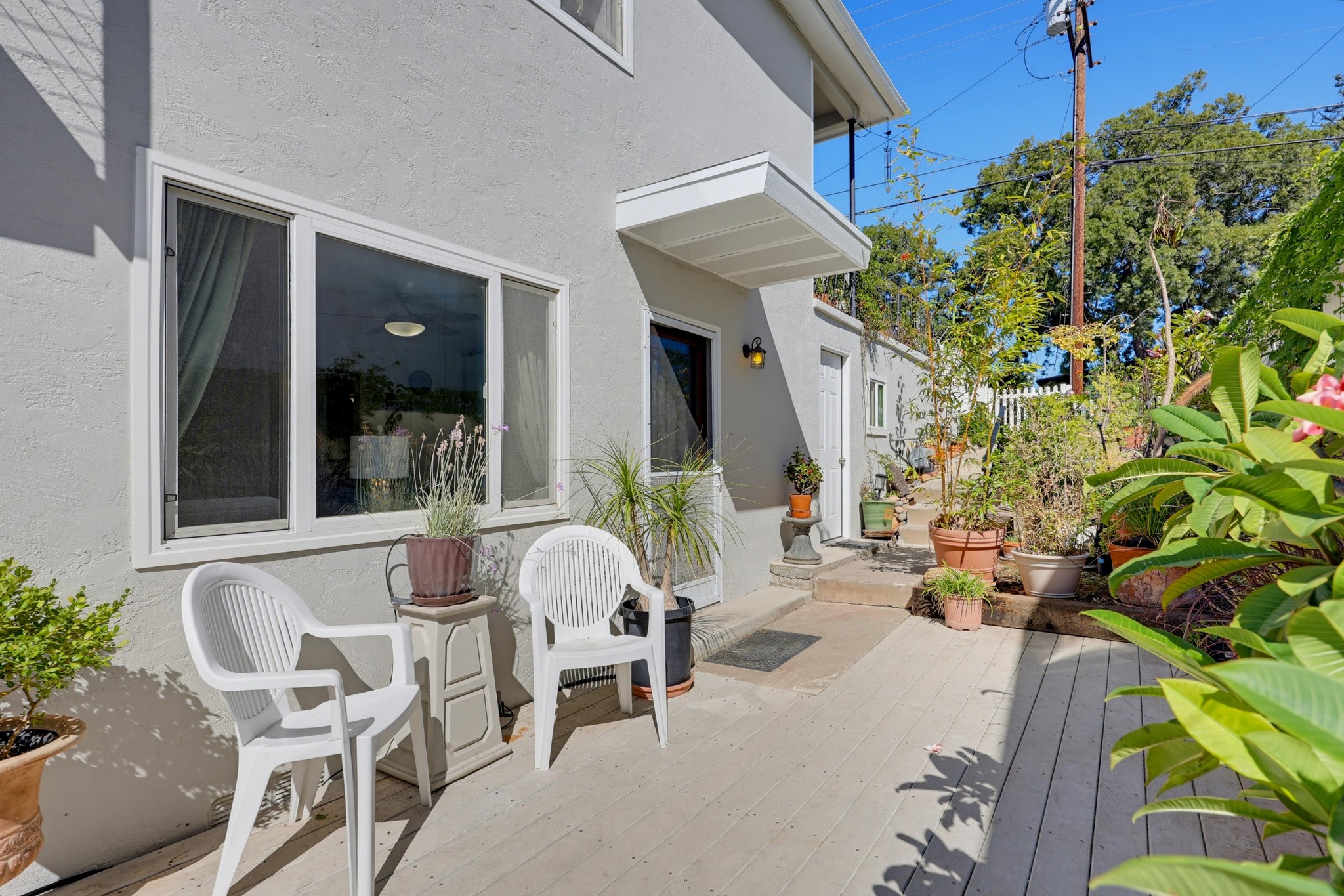 Virtual tour photo 10 of 68 for 2330 Montclair St