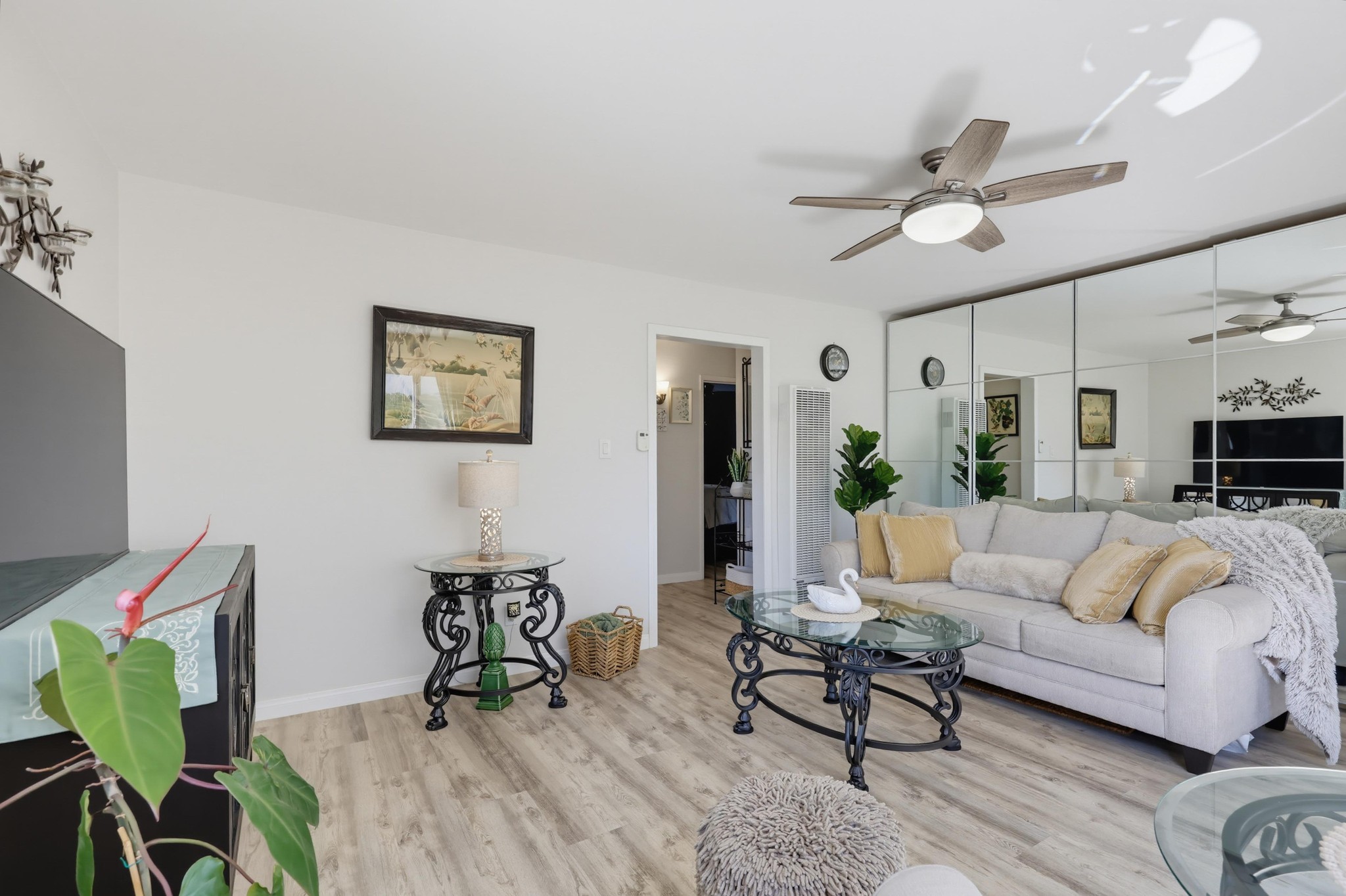 Virtual tour photo 16 of 68 for 2330 Montclair St