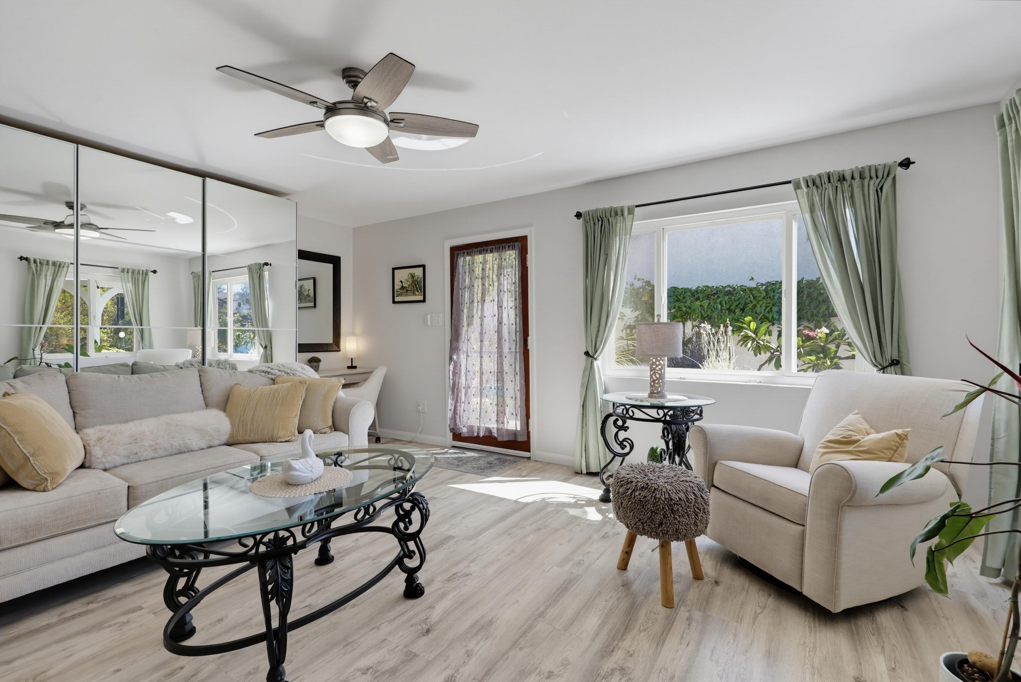 Virtual tour photo 17 of 68 for 2330 Montclair St
