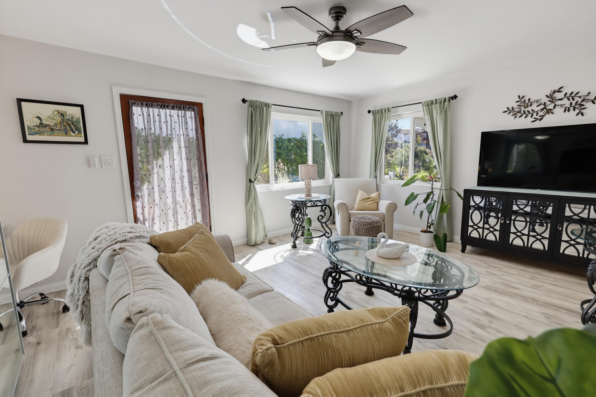 Virtual tour photo 19 of 68 for 2330 Montclair St