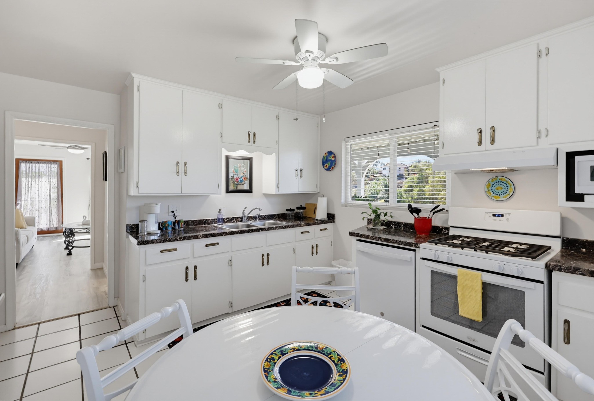 Virtual tour photo 23 of 68 for 2330 Montclair St