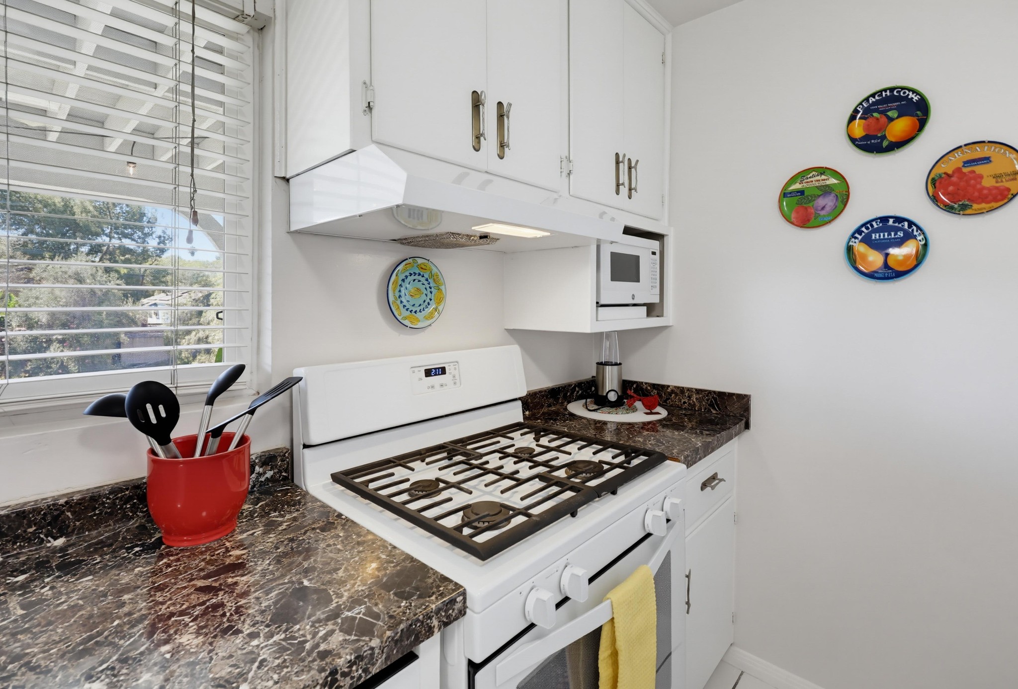 Virtual tour photo 26 of 68 for 2330 Montclair St