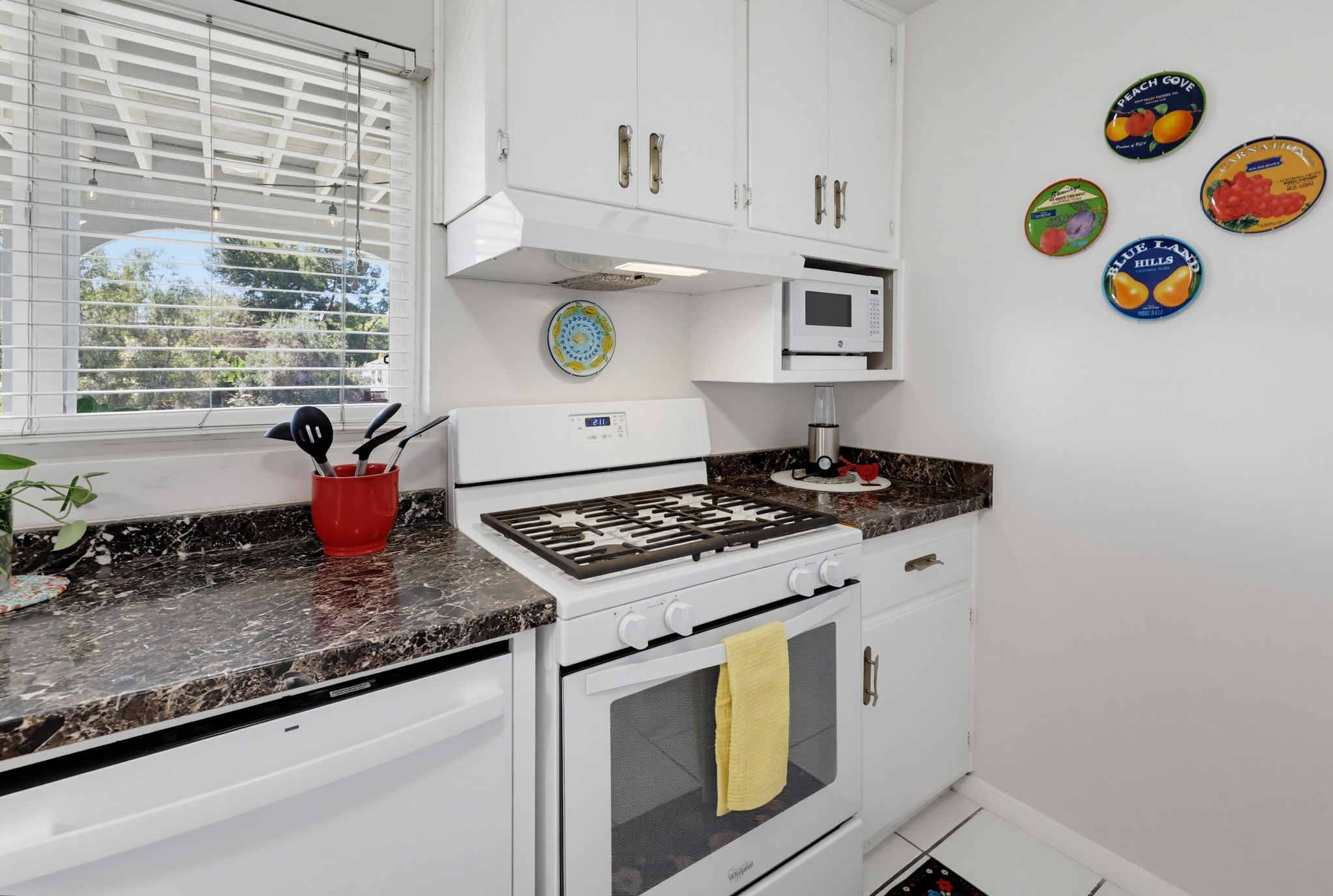 Virtual tour photo 27 of 68 for 2330 Montclair St