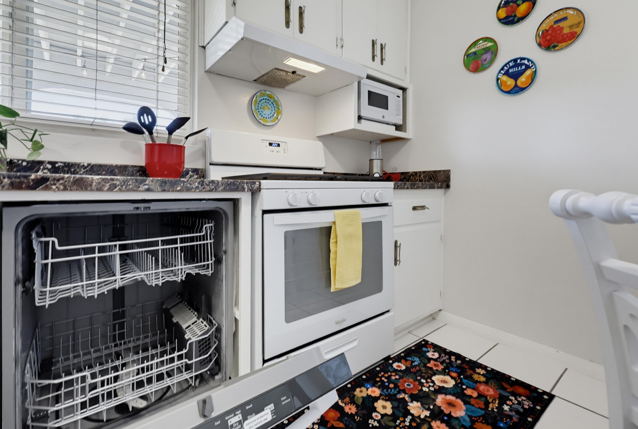 Virtual tour photo 28 of 68 for 2330 Montclair St