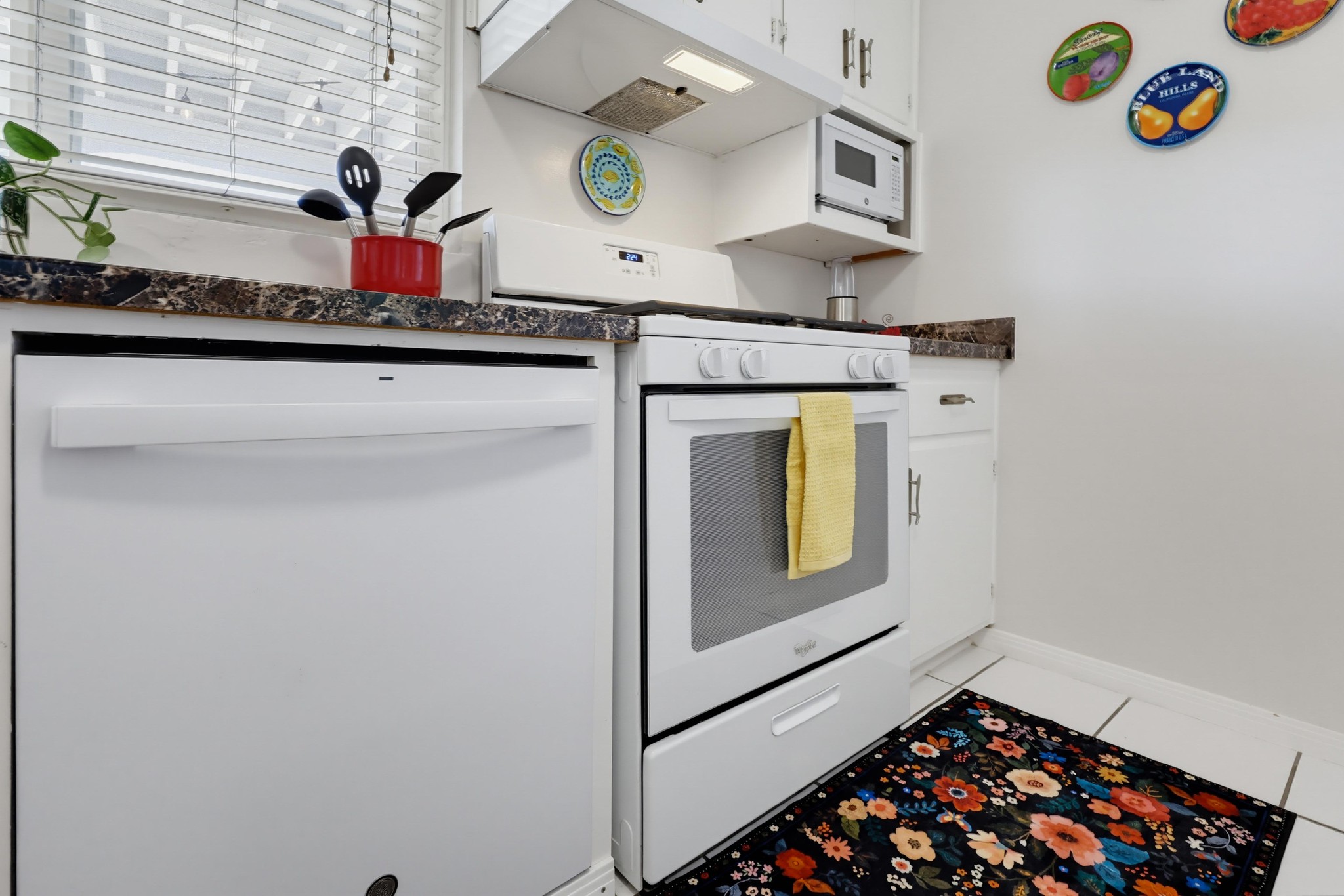 Virtual tour photo 29 of 68 for 2330 Montclair St
