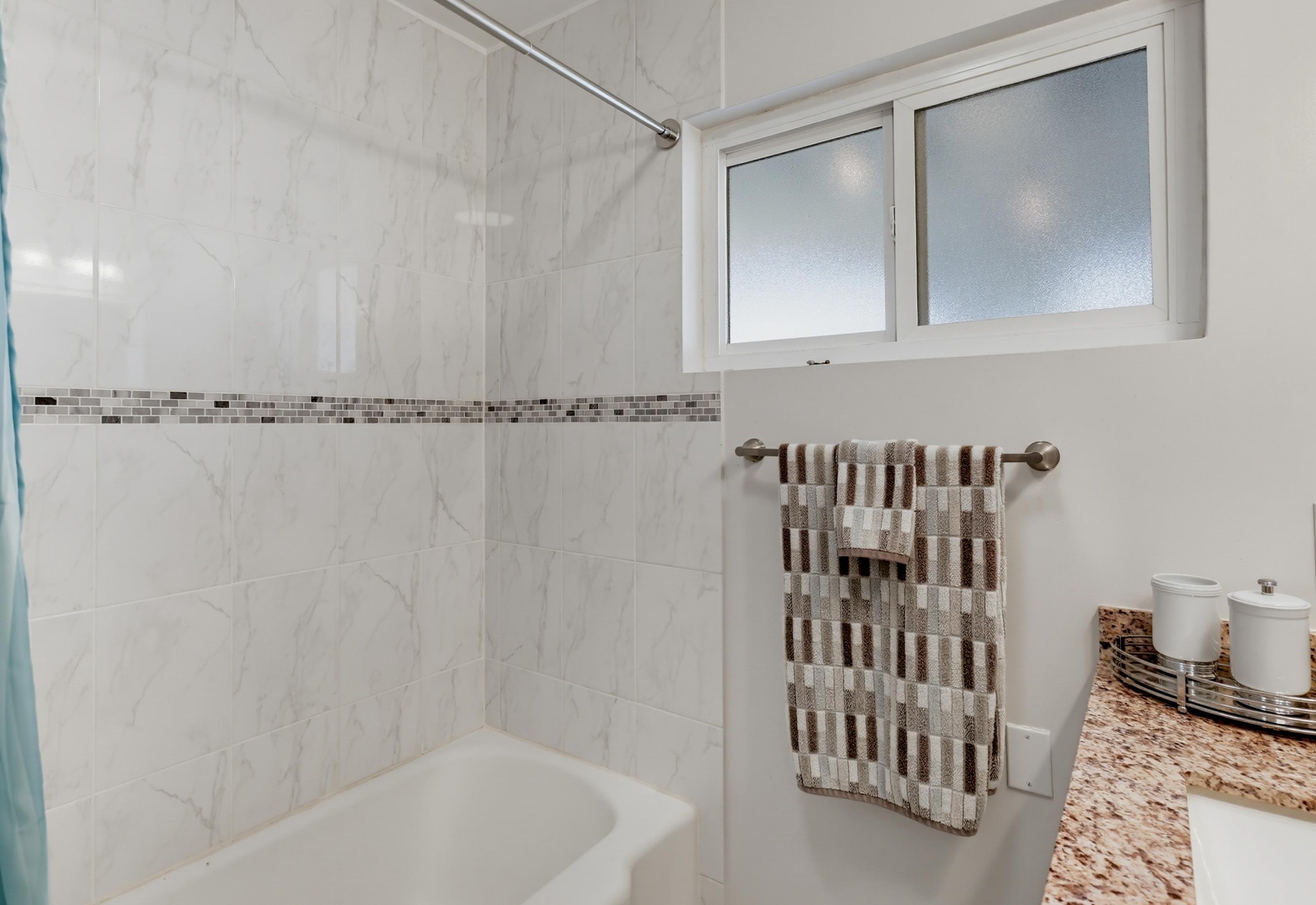 Virtual tour photo 39 of 68 for 2330 Montclair St