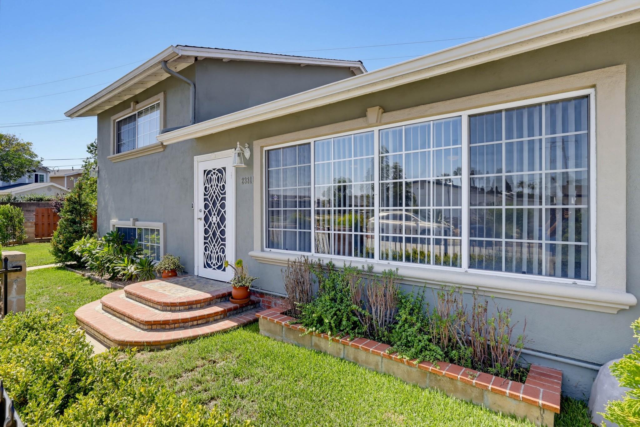 Virtual tour photo 6 of 104 for 23311 Broadwell Ave