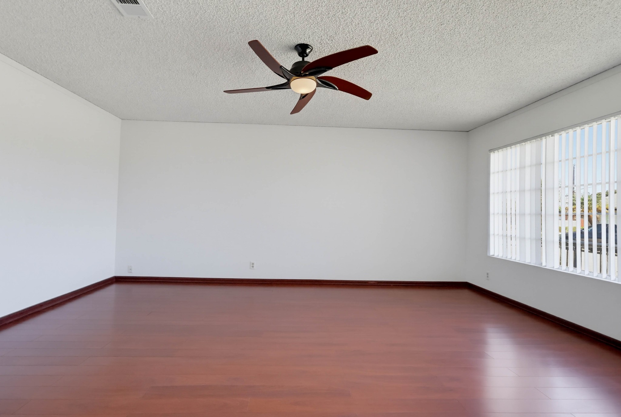 Virtual tour photo 11 of 104 for 23311 Broadwell Ave