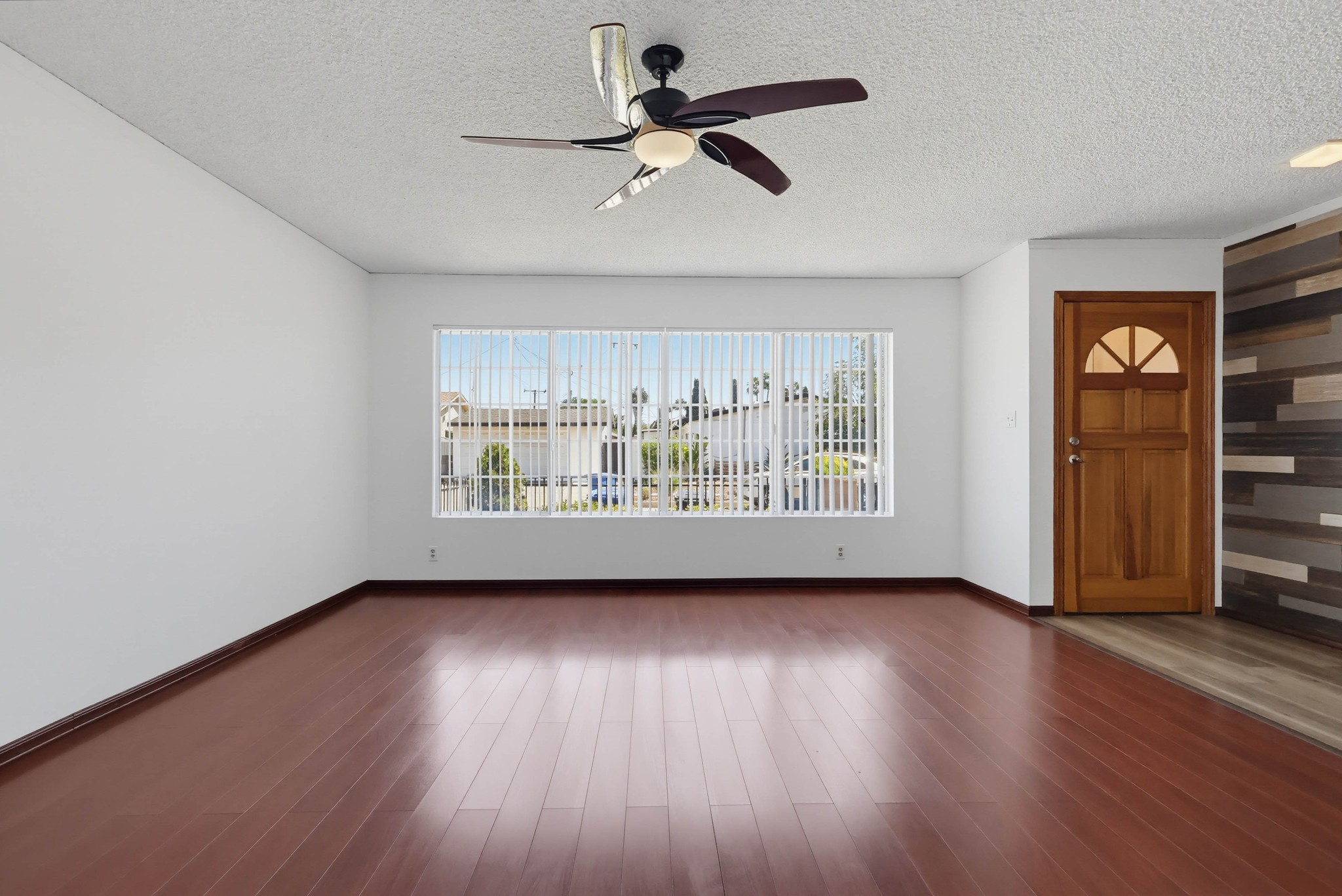 Virtual tour photo 14 of 104 for 23311 Broadwell Ave