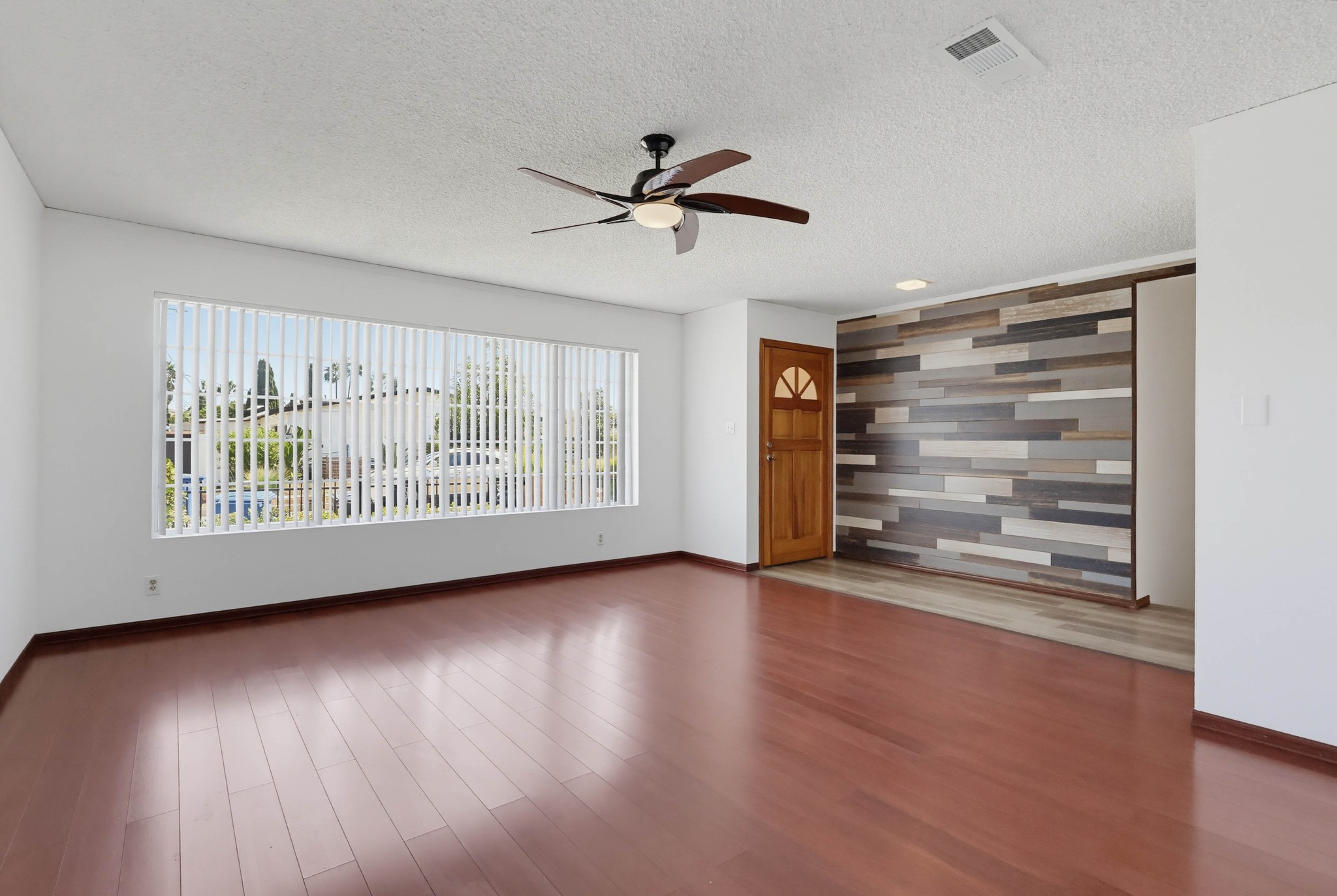 Virtual tour photo 15 of 104 for 23311 Broadwell Ave