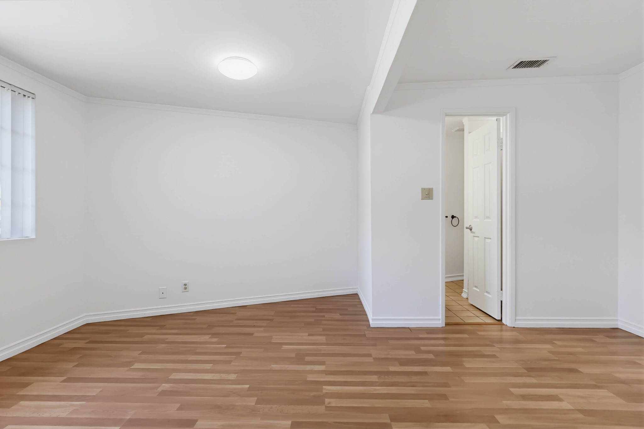 Virtual tour photo 41 of 104 for 23311 Broadwell Ave
