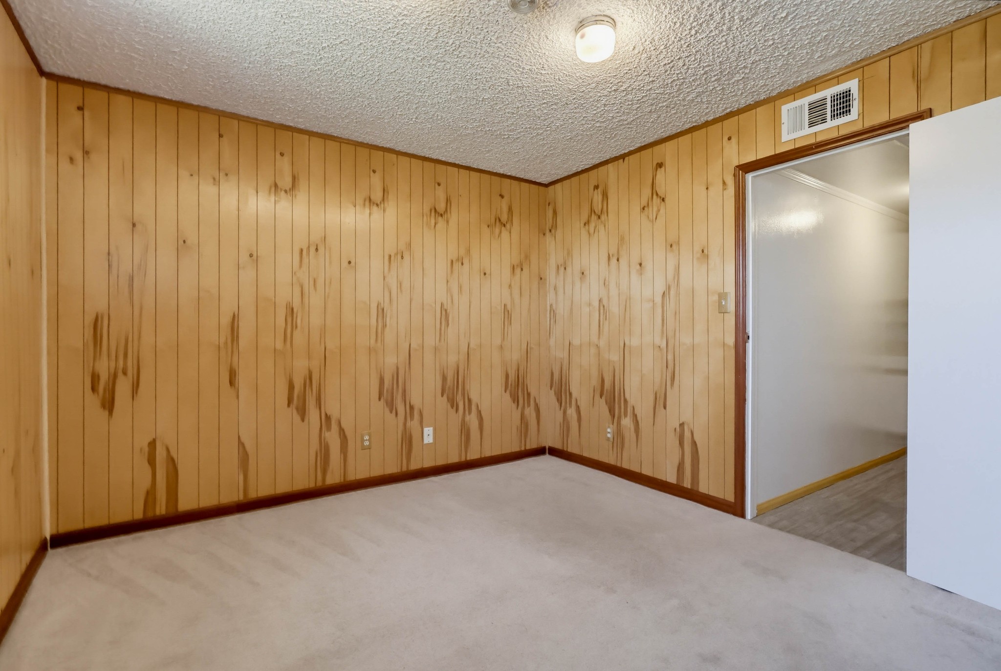Virtual tour photo 51 of 104 for 23311 Broadwell Ave