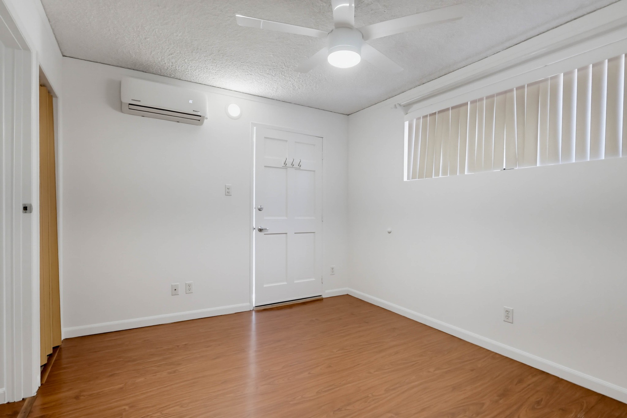 Virtual tour photo 74 of 104 for 23311 Broadwell Ave