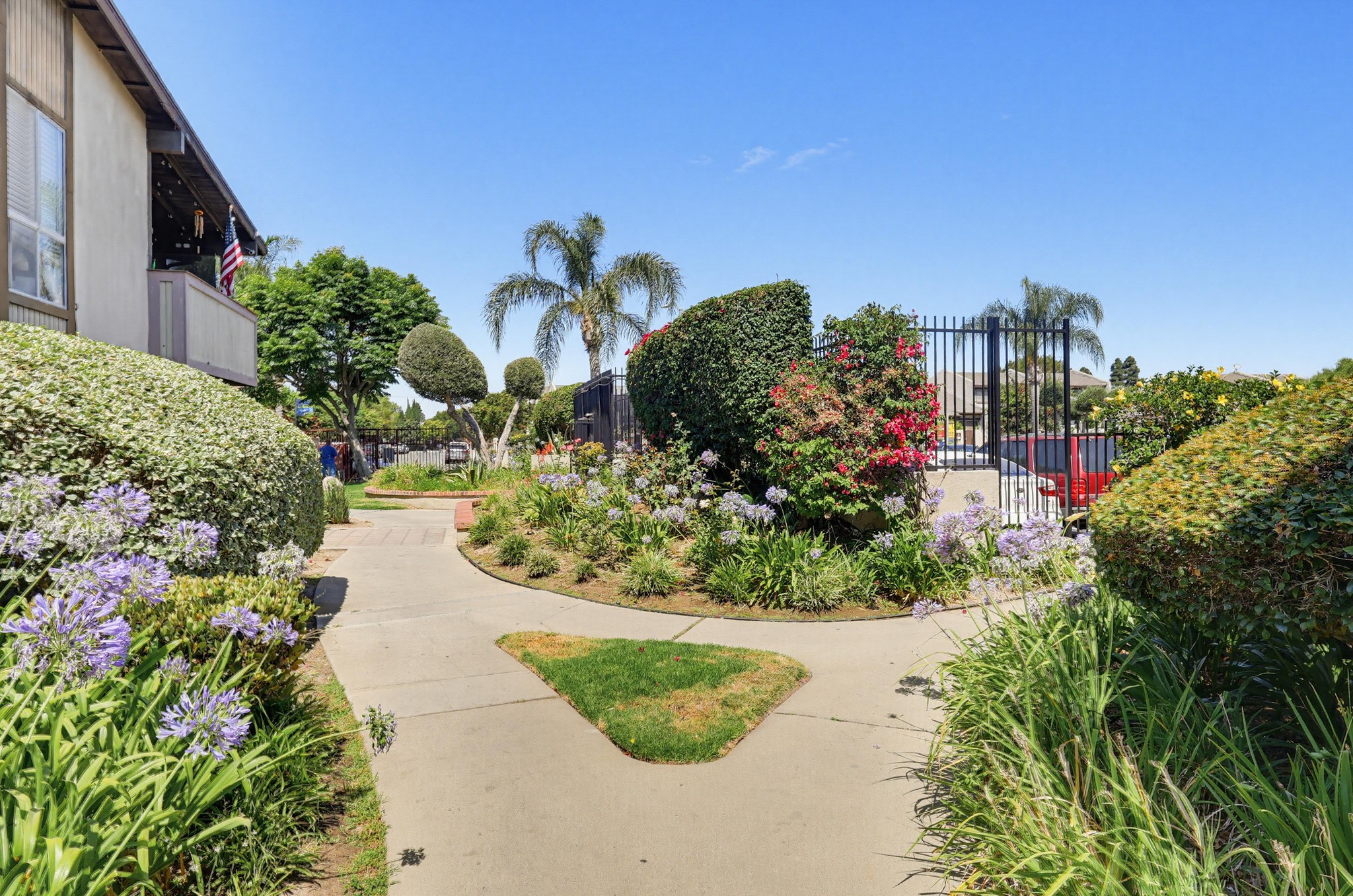Virtual tour photo 4 of 61 for 23320 Sesame St