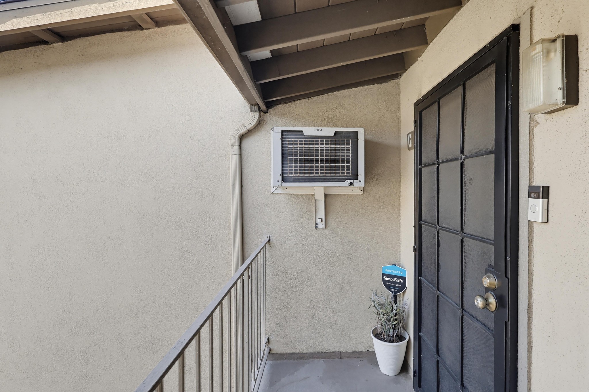 Virtual tour photo 7 of 61 for 23320 Sesame St
